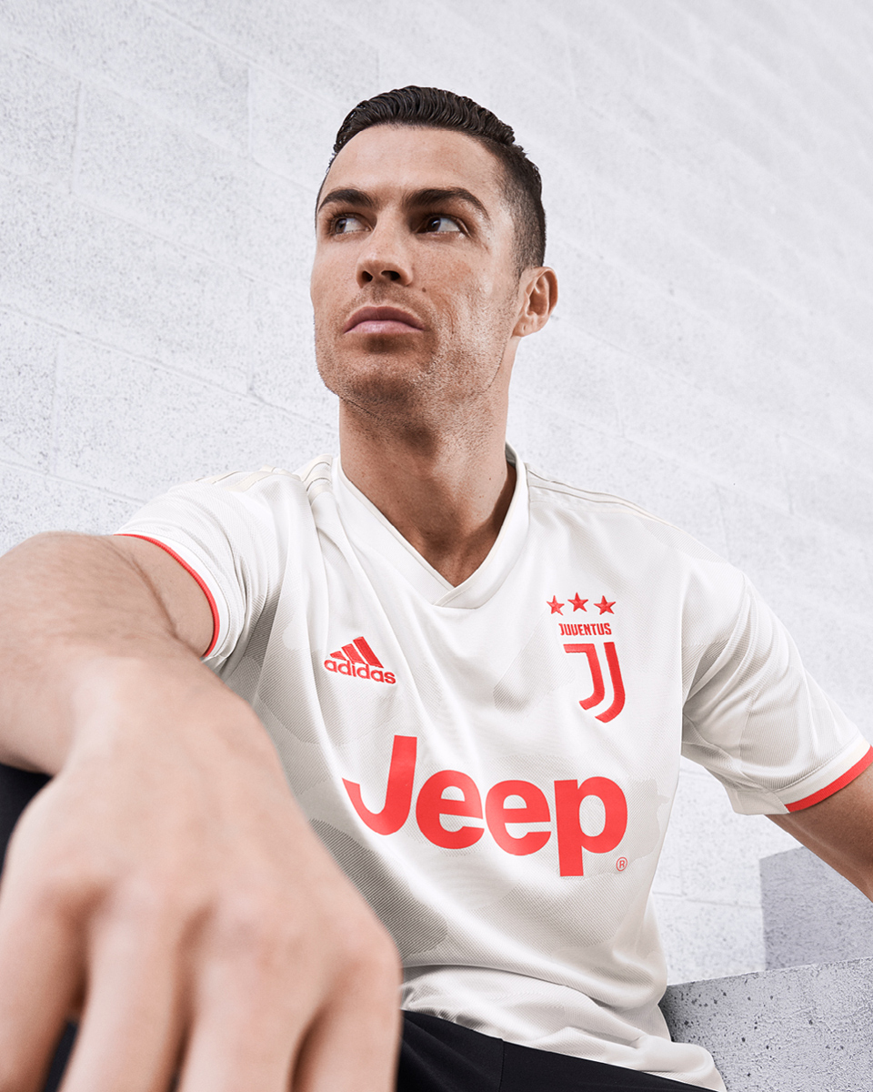 Maglie calcio Juventus poco prezzo 2019 2020